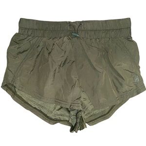 NWT FREE PEOPLE FP Movement Dune Dash Shorts Army Green Shorts Size Extra Small